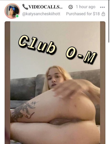 金髪の筋肉オンリーファンズ エロ 写真