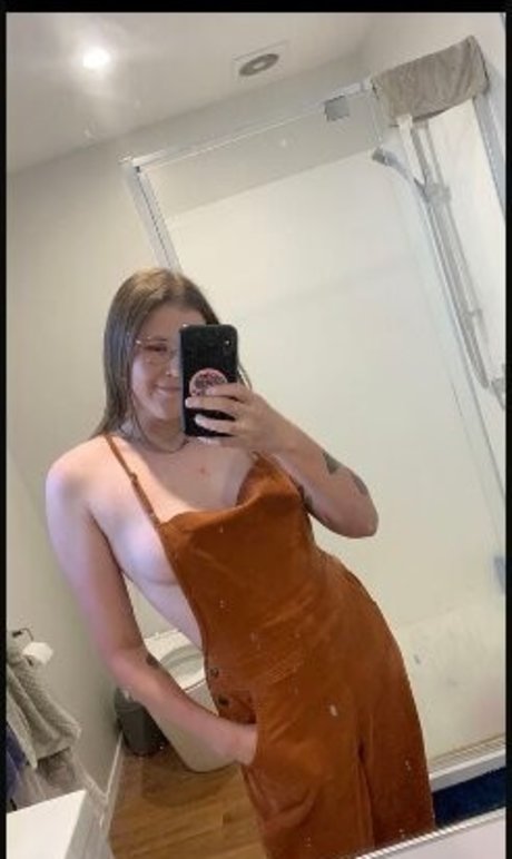 Ryleigh Hawkins トップスター 写真