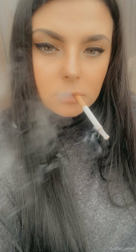 指マン 潮吹き オンリーファンズ アートポルノ 写真