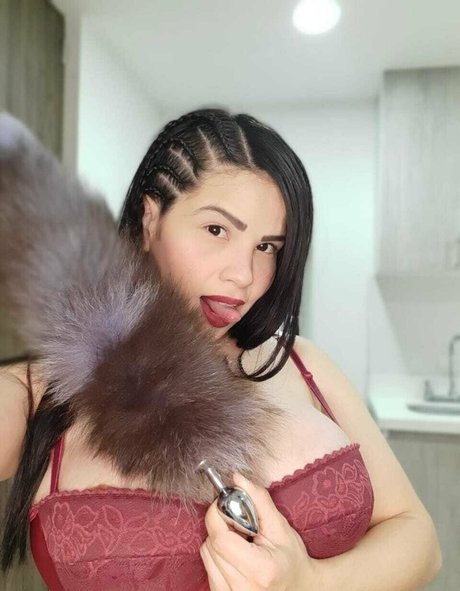 vanessa bella ポルノスター アート 画像