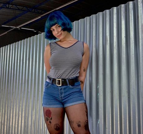 Gi ovanag ポルノスター 可愛い 写真