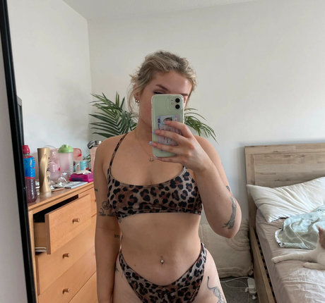 アナルを食べるオンリーファンズ ポルノ 画像