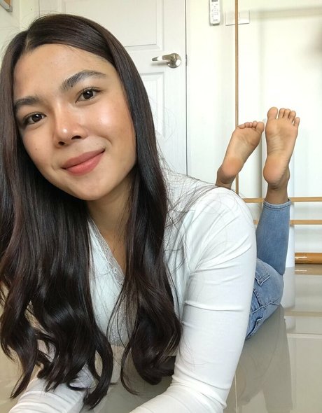 パイズリ オンリーファンズ アート裸 画像