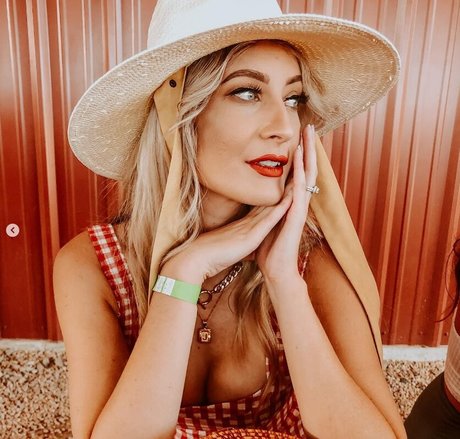 パイズリ オンリーファンズ セクシー アーカイブ