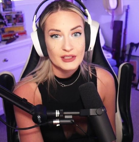 トランス熟女オンリーファンズ ホットxxx 写真