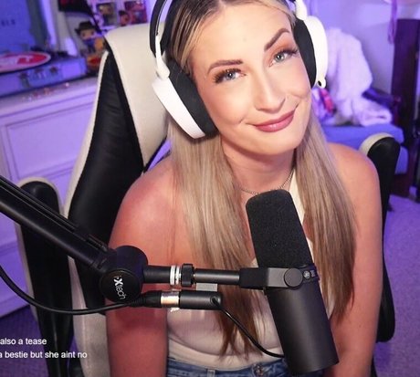 コメディアンのオンリーファンズ エロチック 写真