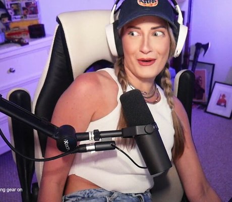 タトゥーオンリーファン エロチック 写真