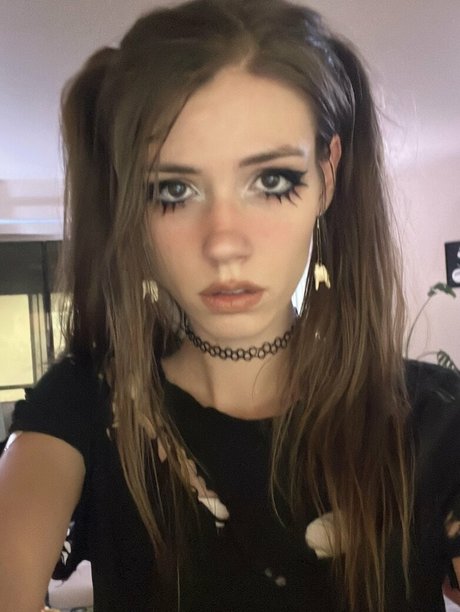 Skatie420 可愛いモデル 写真