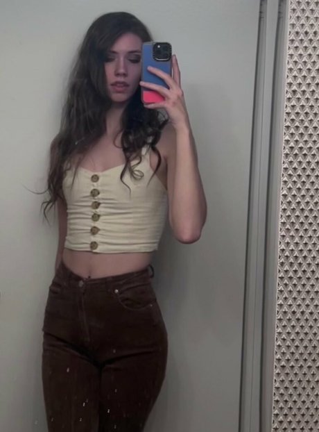 Skatie420 アダルト女優 写真