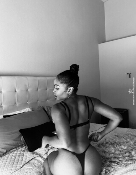 Ariane Andrew セクシー女優 画像