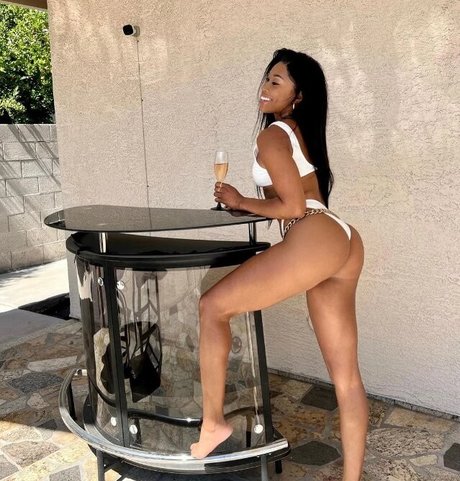 Ariane Andrew ポルノスター 可愛い 写真