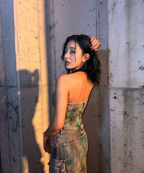 Jihyo アートモデル 画像