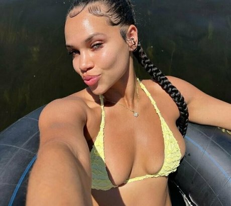 scorpioqueen18 素敵なポルノスター ギャラリー