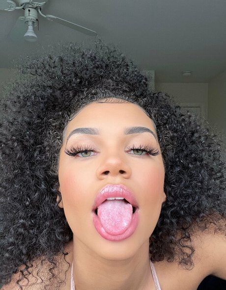 scorpioqueen18 ポルノスター ヌード 画像