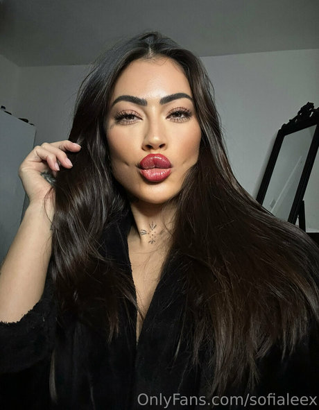 小さなおっぱいオンリーファンズ ホットxxx 画像