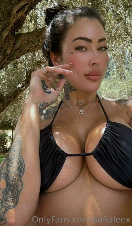 金髪のホットな妻オンリーファンズ えろた 写真