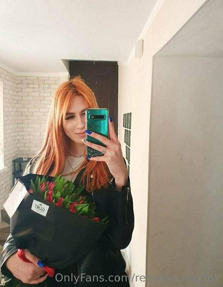 rebekka red fox セクシーなスター 写真