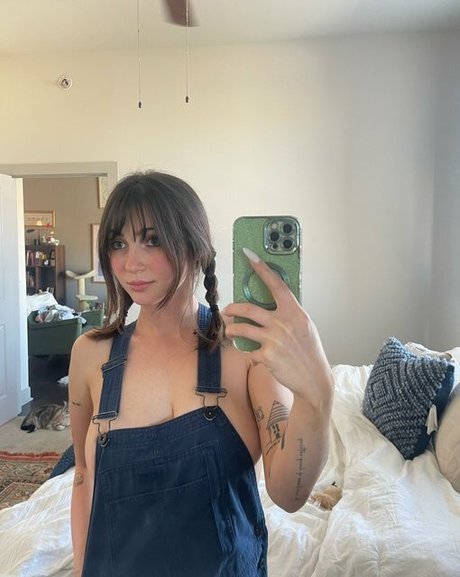 巨乳カップルオンリーファンズ トップ ギャラリー