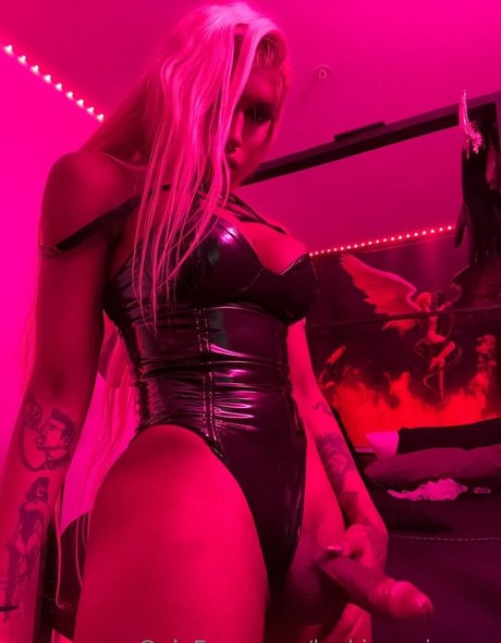 luckiesuniverse ポルノスター パーフェクト 写真