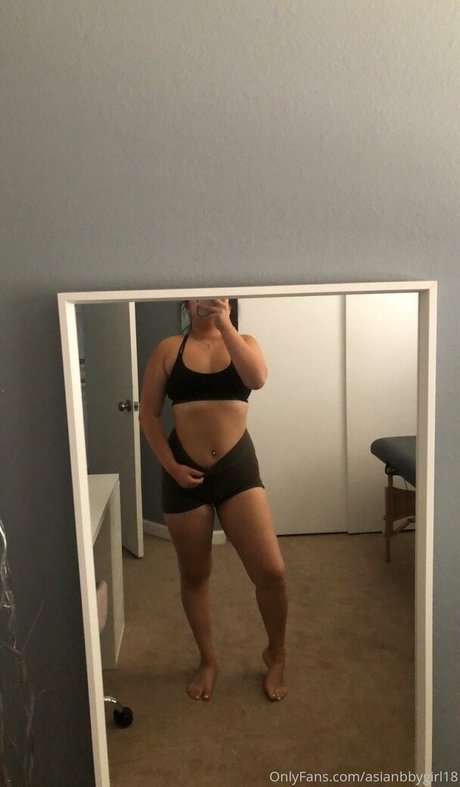 asianbbygirl18 アダルト女優 写真