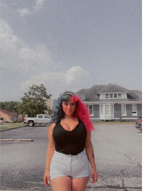 Harlee Queeni セクシーなポルノスター 写真