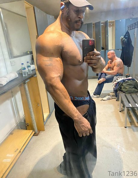 熟女の足オンリーファンズ 無料ポルノ 写真