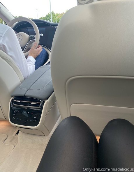 miadelicious ポルノスター アダルト ギャラリー