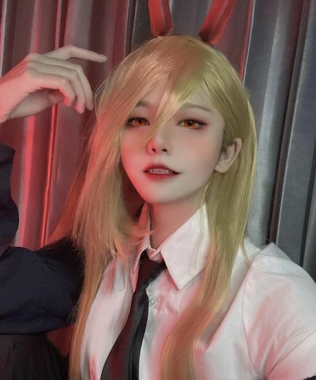 Aveline Tetsuya 美しいモデル 画像