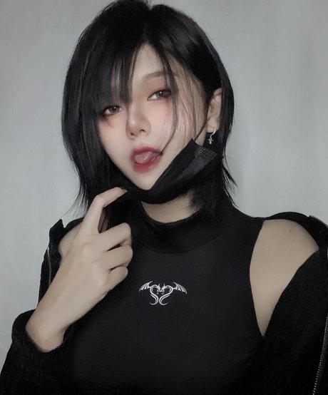 Aveline Tetsuya エロティックなポルノスター 写真