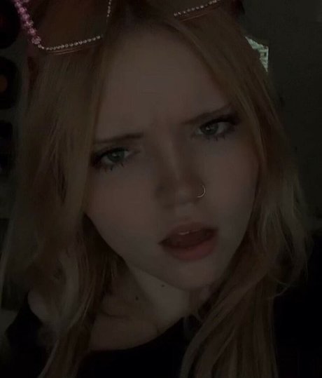 yourstrulysav セクシーなポルノスター 写真