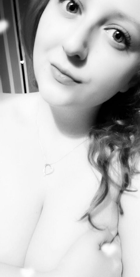 黒檀の指入れオンリーファンズ セクシー裸 画像