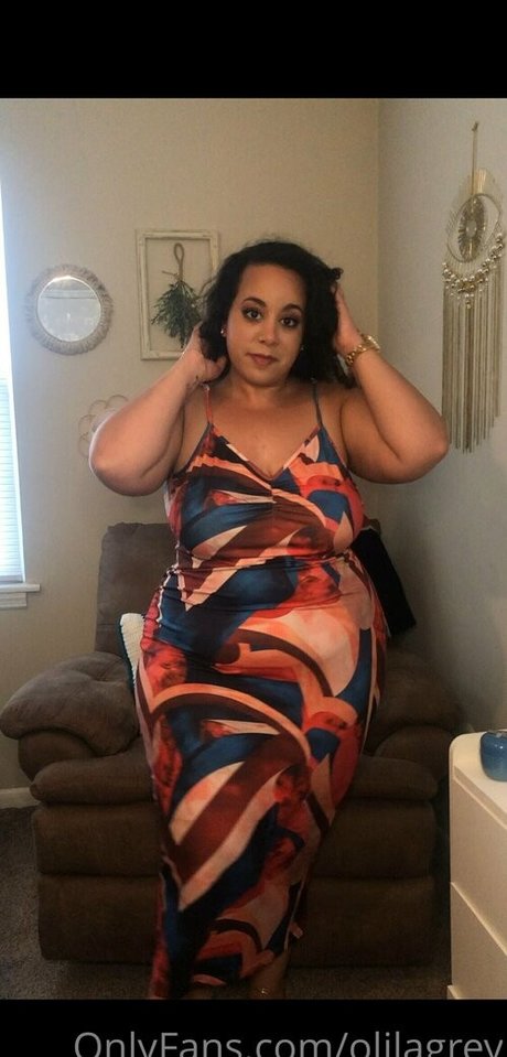 オイルを塗った巨乳オンリーファンズ HD ギャラリー