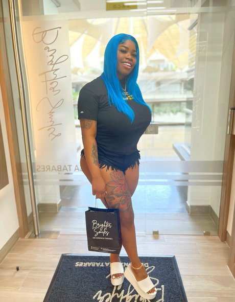 phattgirlcoco スター ヌード 写真