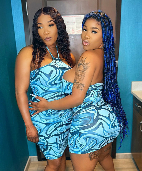 ヌード妻オンリーファンズ アートヌード 画像