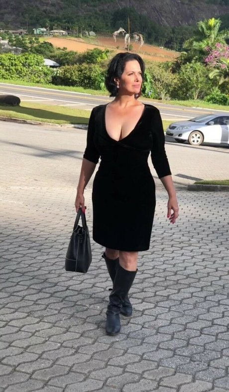 パンツを食い込ませるオンリーファンズ パーフェクト 写真