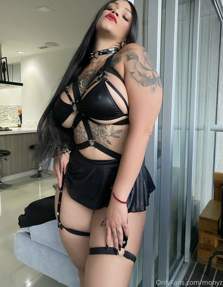 Tガールオンリーファン 無料セクシー 写真