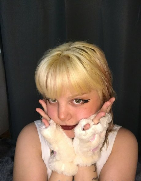 aliyahalya 無料のスター ギャラリー