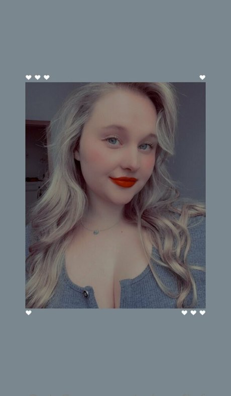 ストリップショー オンリーファンズ 美しいxxx 写真