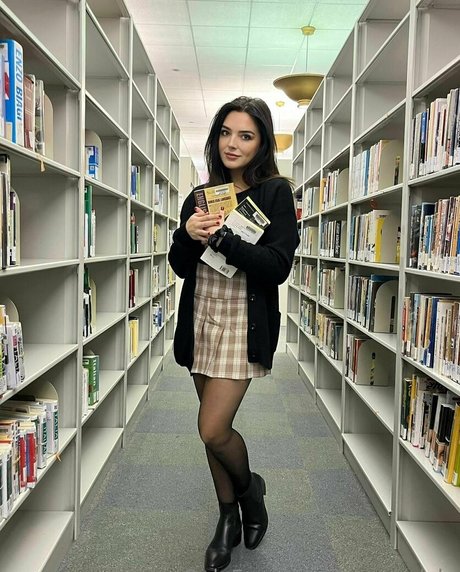 lyricsbylyla 美しいモデル 画像