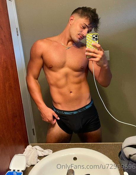 黒人ティーンオンリーファンズ ヌード 写真