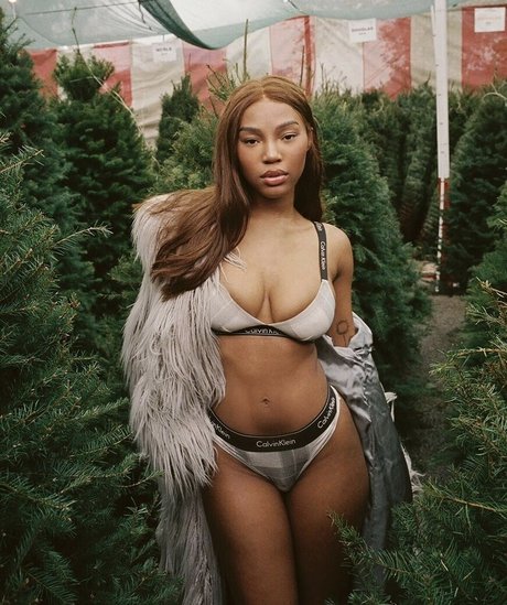 フラットオンリーファン 無料セクシー 写真