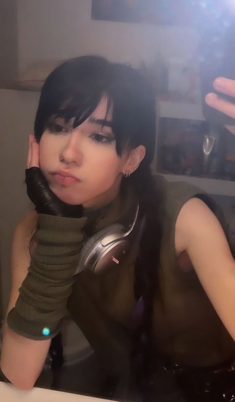 Arielle Maxine ポルノスター 裸 画像