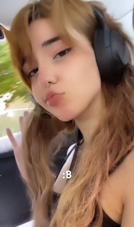 Arielle Maxine エロティックモデル 写真