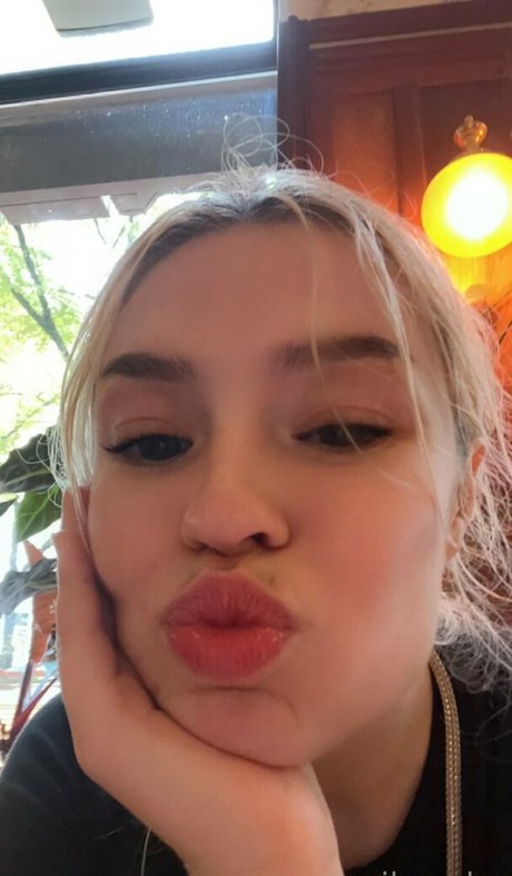 イギリスのおばあちゃんオンリーファンズ エロ 写真