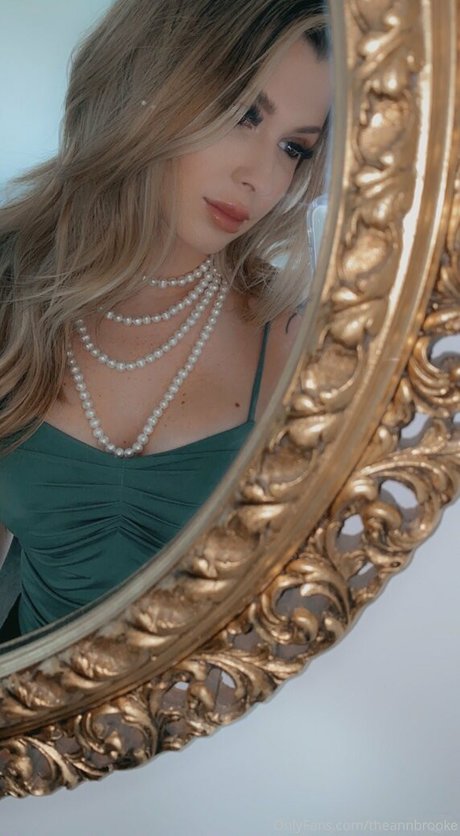 デカ尻ティーンオンリーファンズ 美しいxxx 写真