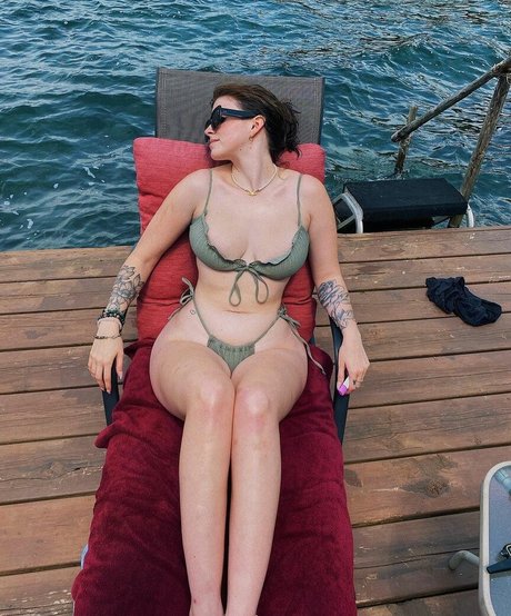 paige mousseau アートモデル 画像