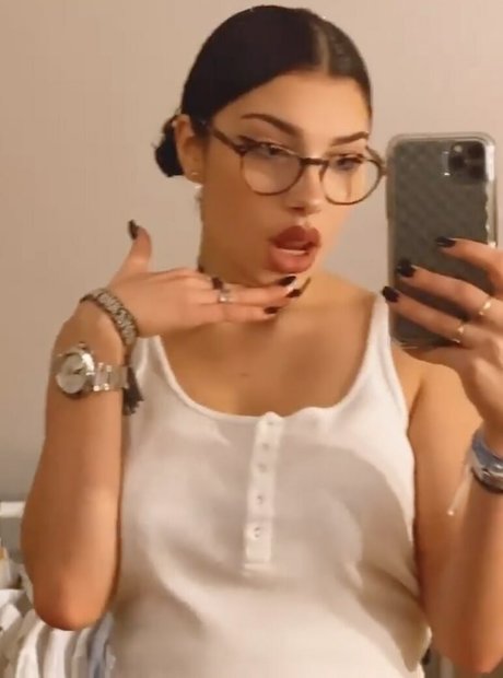 オンリーファンズを崇拝する エロチック 写真