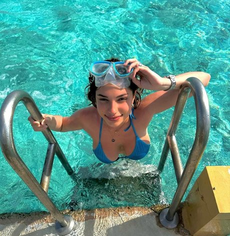 Emmy Tifrit ポルノモデル 写真