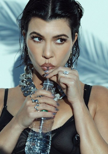 Kourtney Kardashian ヌードのポルノスター 写真