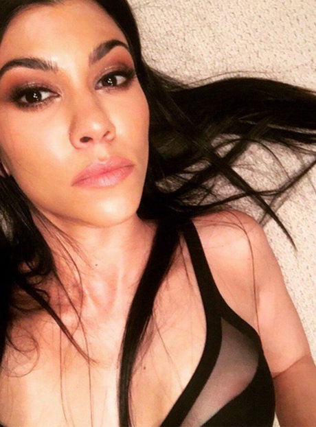 Kourtney Kardashian 無料女優 写真